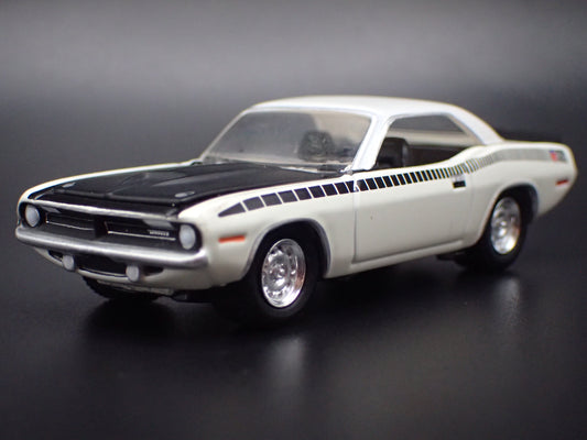 1970 70 PLYMOUTH AAR CUDA WHITE 1:64 SCALE COLLECTIBLE DIORAMA DIECAST MODEL CAR
