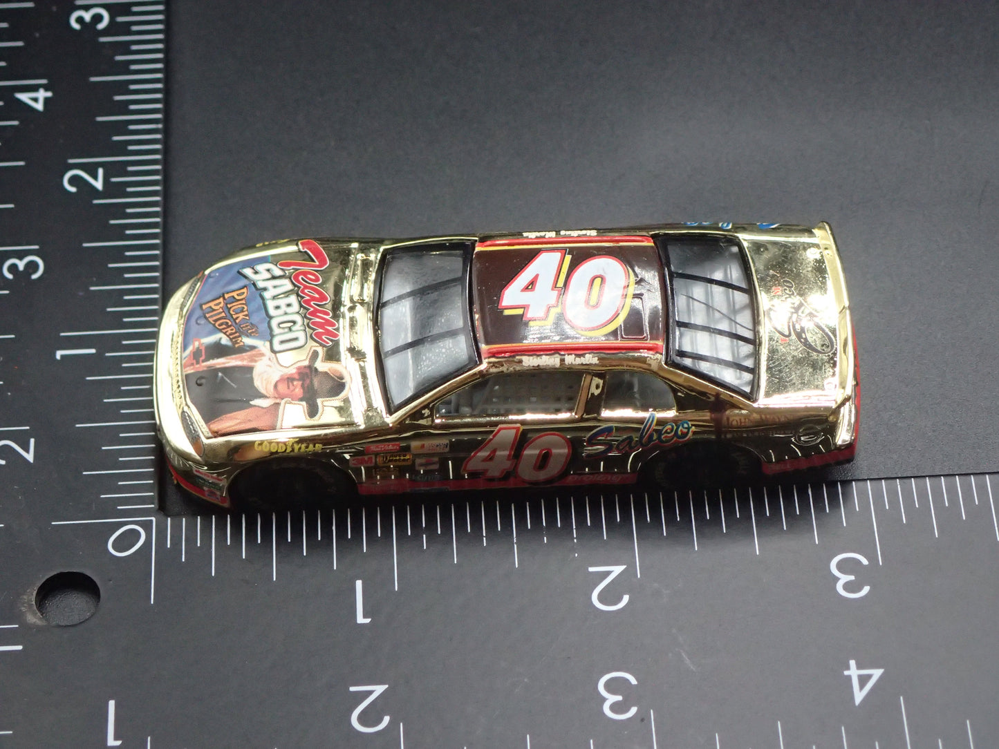 1999 CHEVY CHEVROLET MONTE CARLO 40 STERLING MARLIN NASCAR 1:64 SCALE DIECAST MODEL CAR