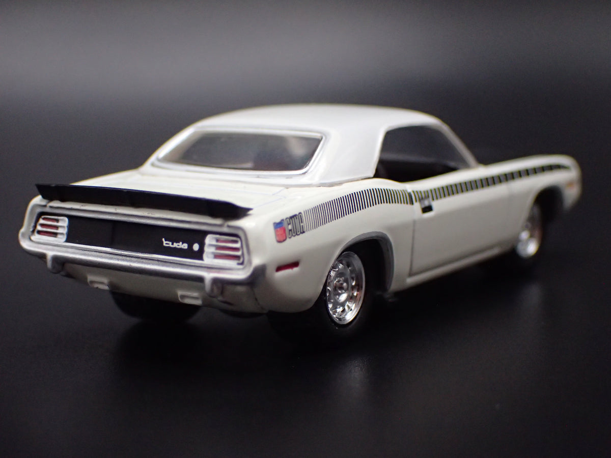1970 70 PLYMOUTH AAR CUDA WHITE 1:64 SCALE COLLECTIBLE DIORAMA DIECAST MODEL CAR