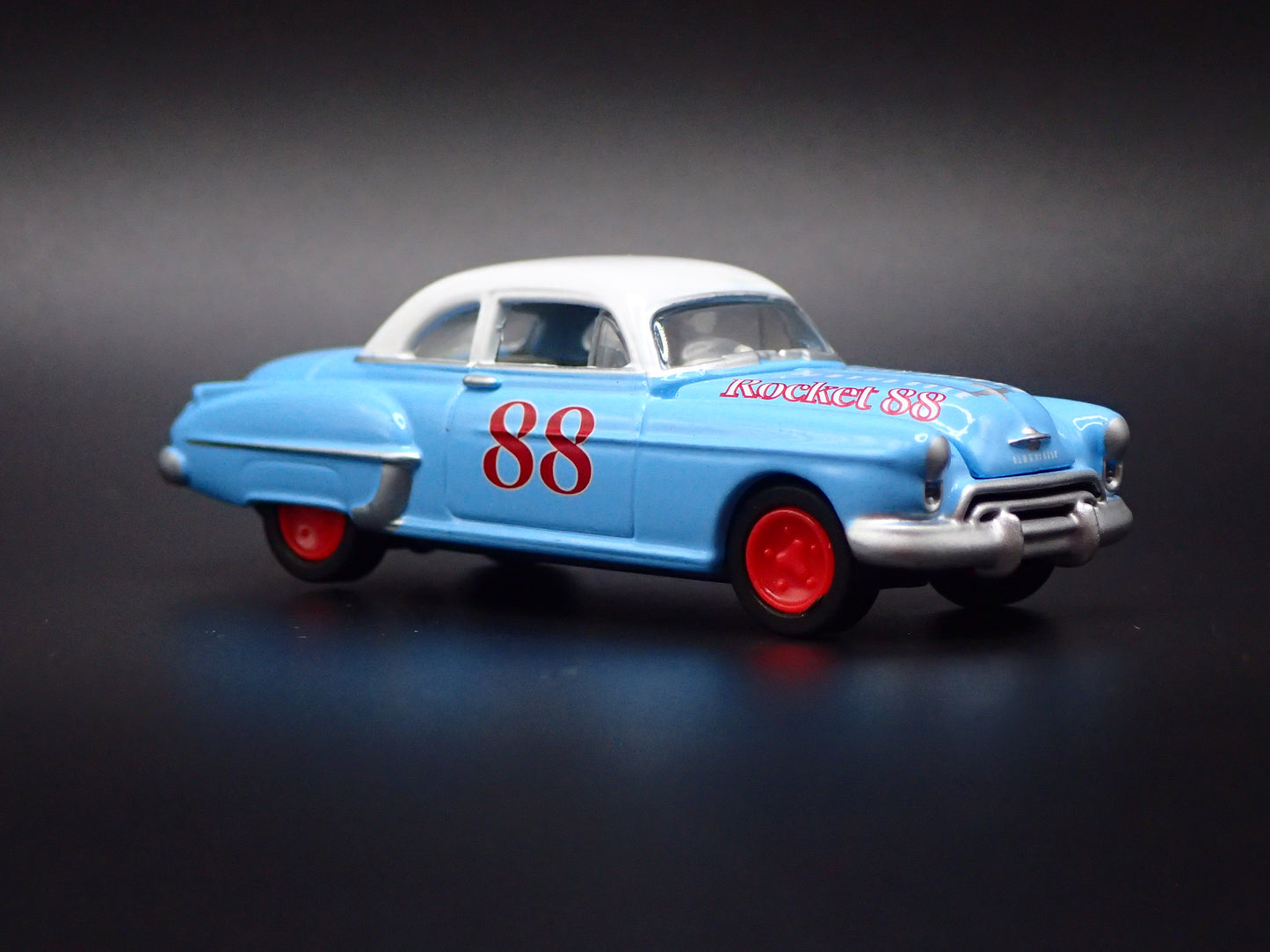 1950 50 OLDS OLDSMOBILE ROCKET BLUE 1/64 SCALE DIORAMA DIECAST MODEL CAR