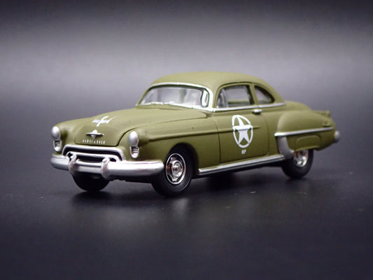 1950 50 OLDS OLDSMOBILE ROCKET 88 GREEN 1/64 SCALE DIORAMA DIECAST MODEL CAR