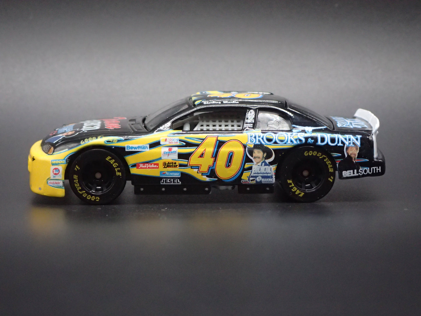1999 CHEVY CHEVROLET MONTE CARLO 40 STERLING MARLIN NASCAR 1:64 SCALE DIECAST MODEL CAR