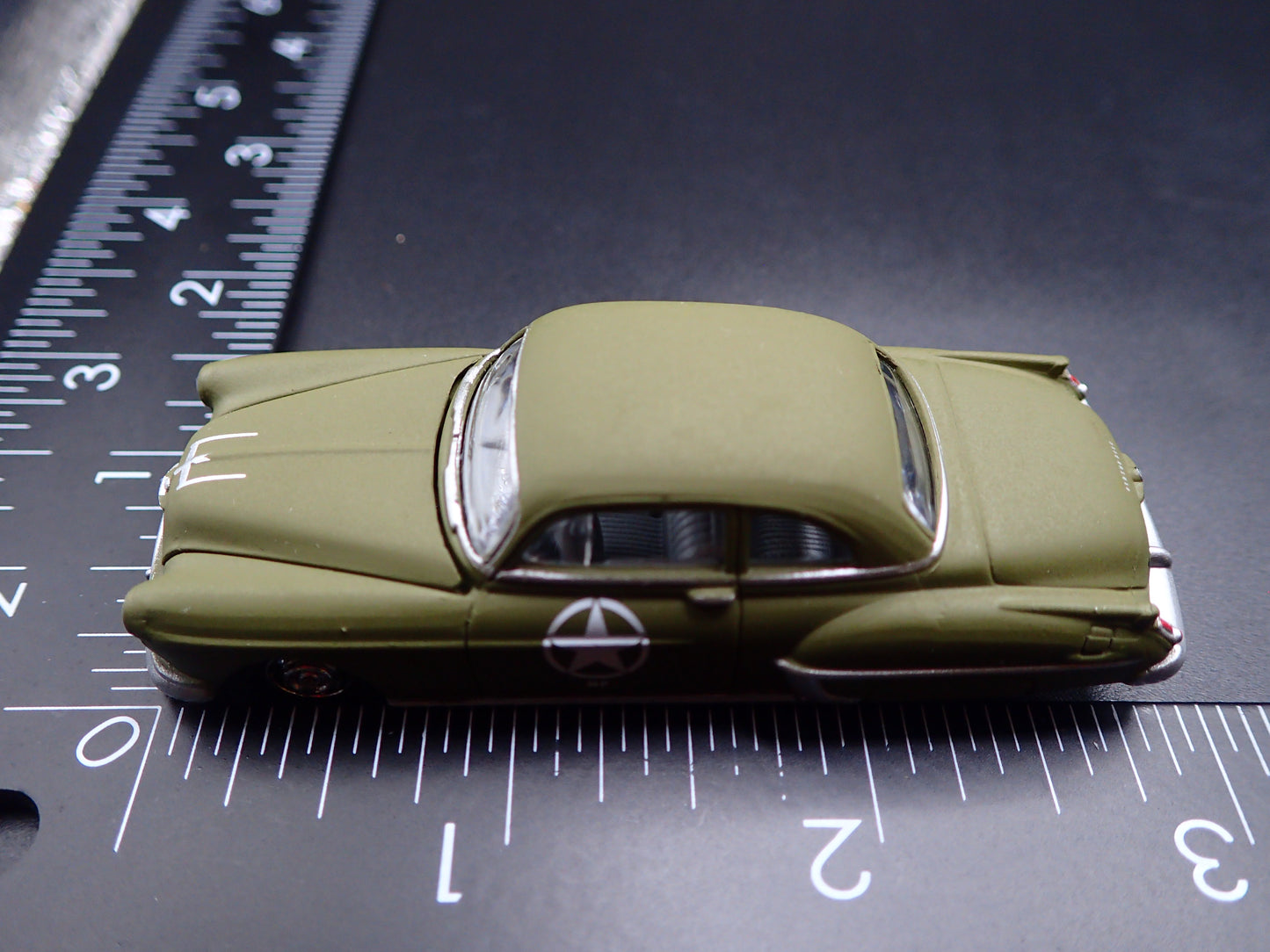 1950 50 OLDS OLDSMOBILE ROCKET 88 GREEN 1/64 SCALE DIORAMA DIECAST MODEL CAR