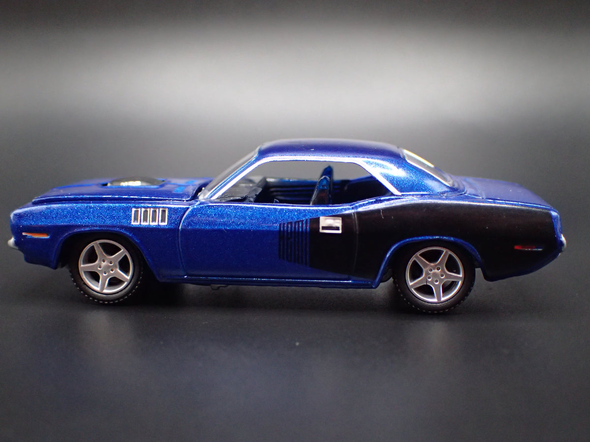 1971 71 PLYMOUTH HEMI CUDA BLUE 1:64 SCALE DIORAMA DIECAST MODEL CAR