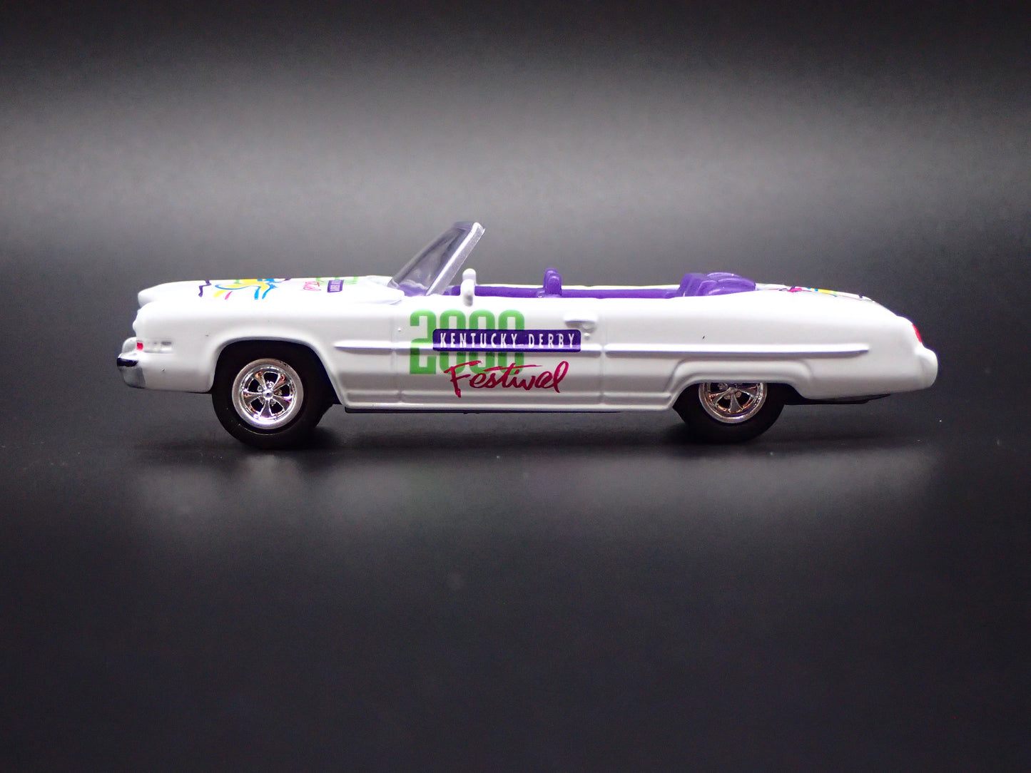 1973 73 CADILLAC ELDORADO CONVERTIBLE KENTUCKY DERBY 1:64 SCALE DIECAST MODEL CAR