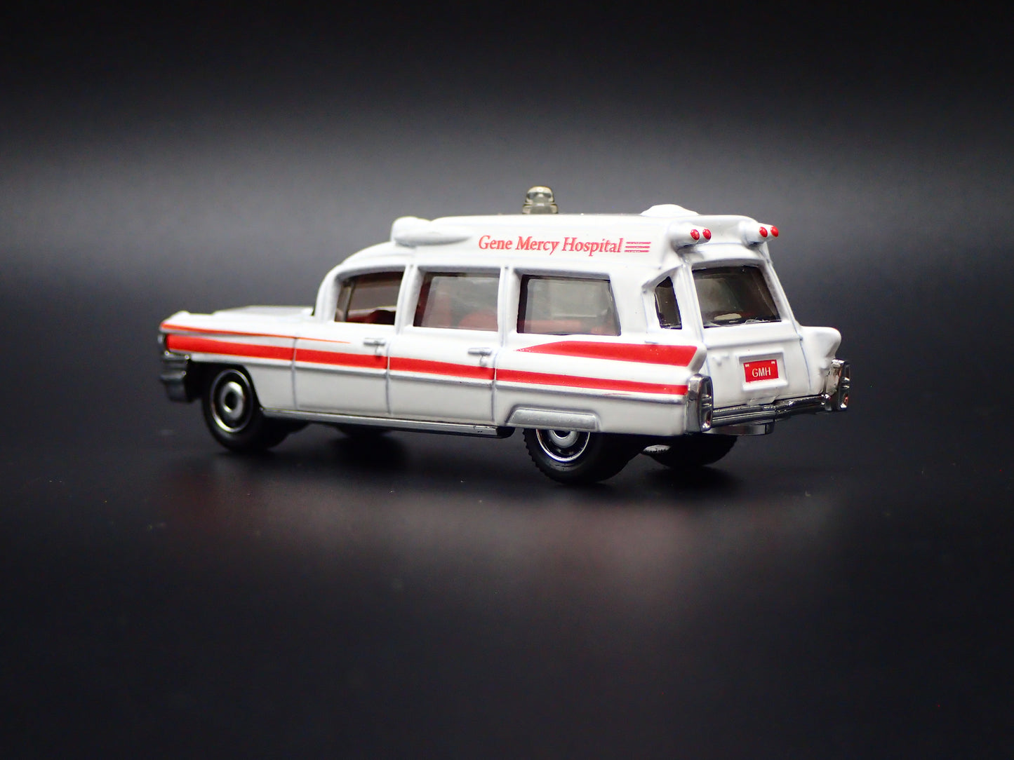 1963 63 CADILLAC AMBULANCE RARE 1:81 COLLECTIBLE DIORAMA DIECAST MODEL CAR
