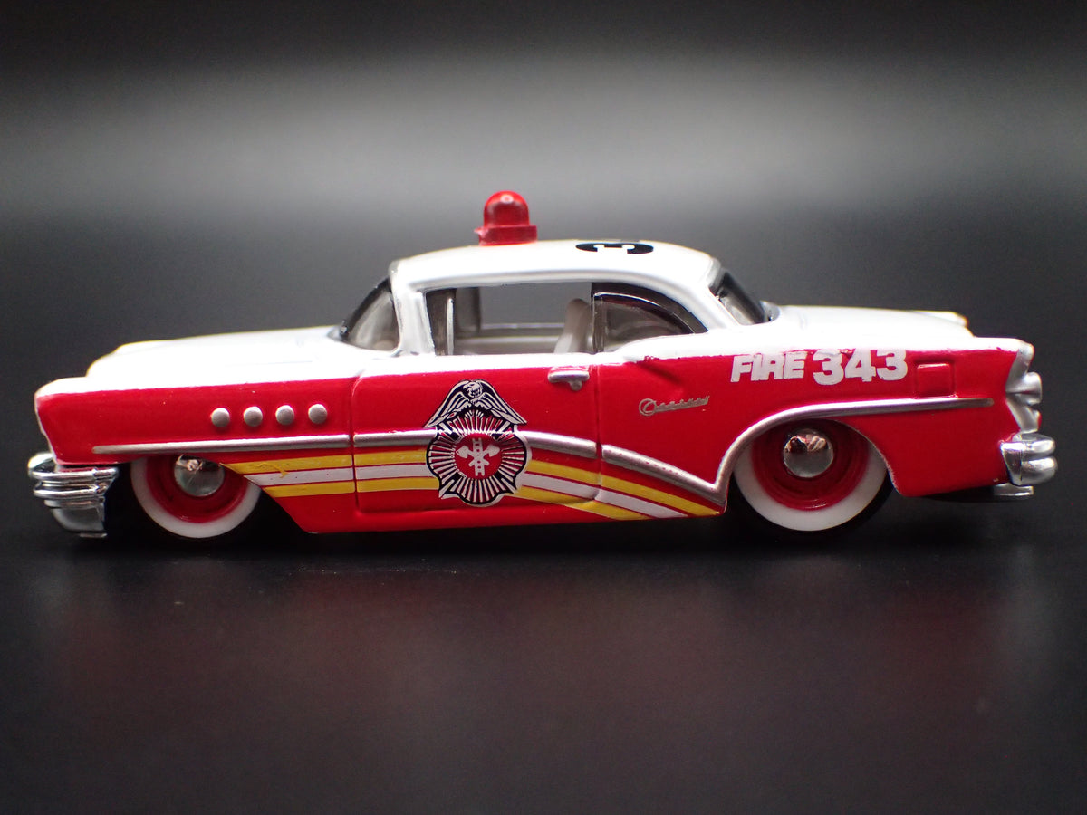 1955 55 BUICK CENTURY FIRE DEPARTMENT 1:64 SCALE DIORAMA DIECAST MODEL CAR