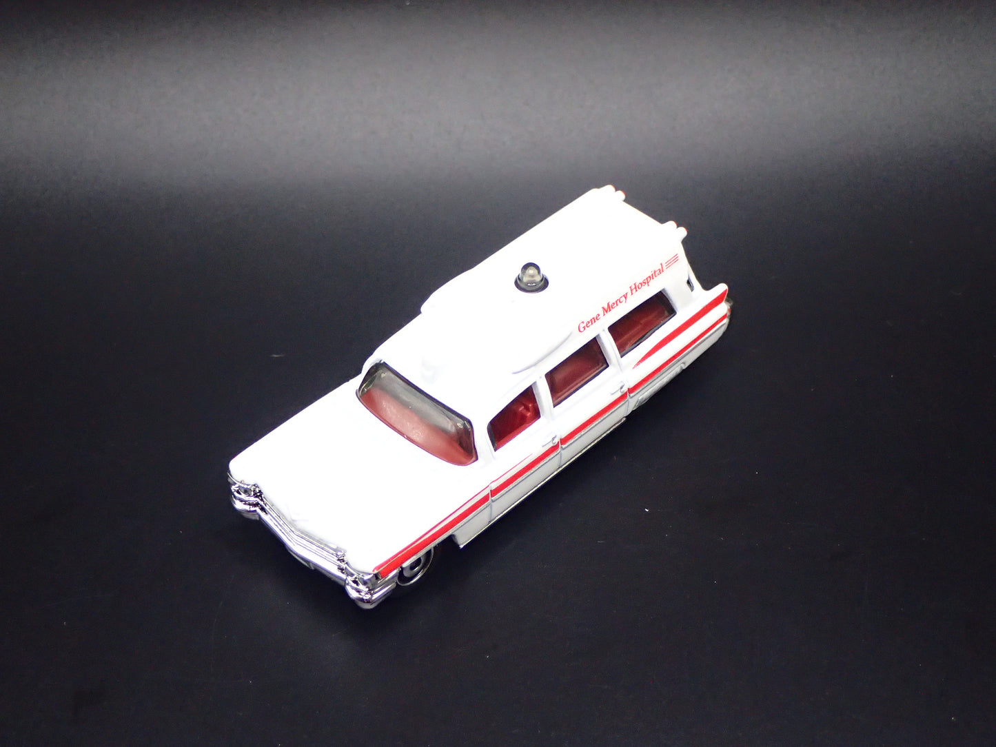 1963 63 CADILLAC AMBULANCE RARE 1:81 COLLECTIBLE DIORAMA DIECAST MODEL CAR