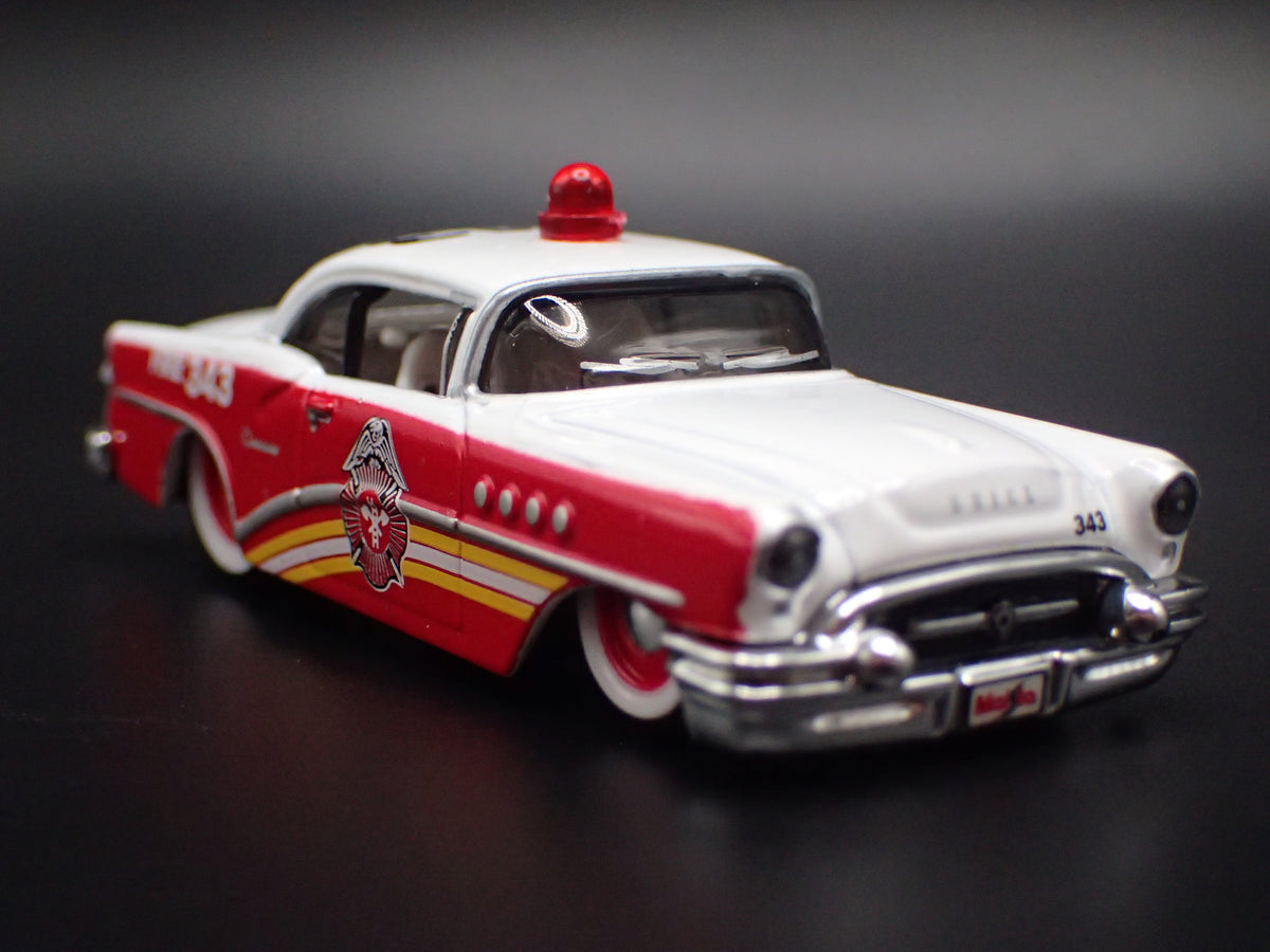 1955 55 BUICK CENTURY FIRE DEPARTMENT 1:64 SCALE DIORAMA DIECAST MODEL CAR