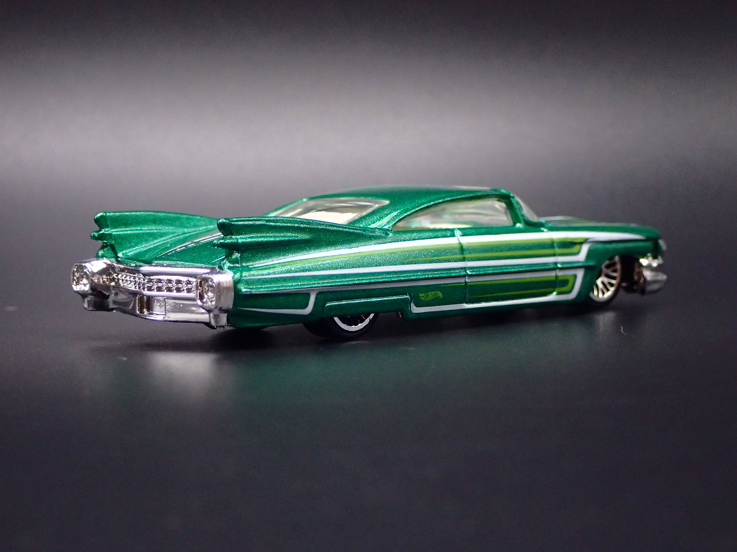 1959 59 CADILLAC CADDY GREEN 1/64 SCALE DIORAMA DIECAST MODEL CAR