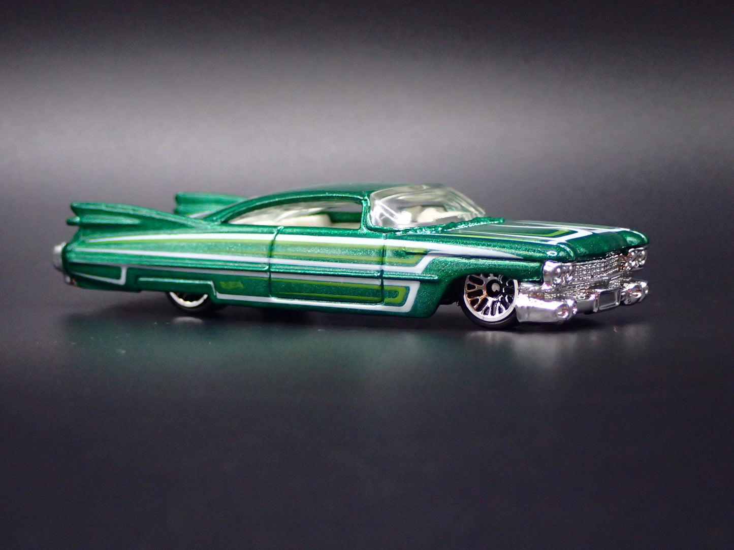 1959 59 CADILLAC CADDY GREEN 1/64 SCALE DIORAMA DIECAST MODEL CAR