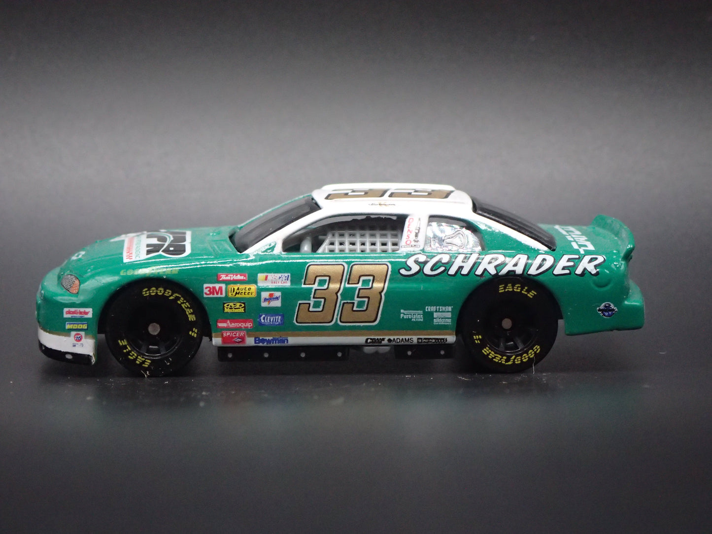 1999 CHEVY CHEVROLET MONTE CARLO 33 KEN SCHRADER NASCAR 1:64 SCALE DIECAST MODEL CAR
