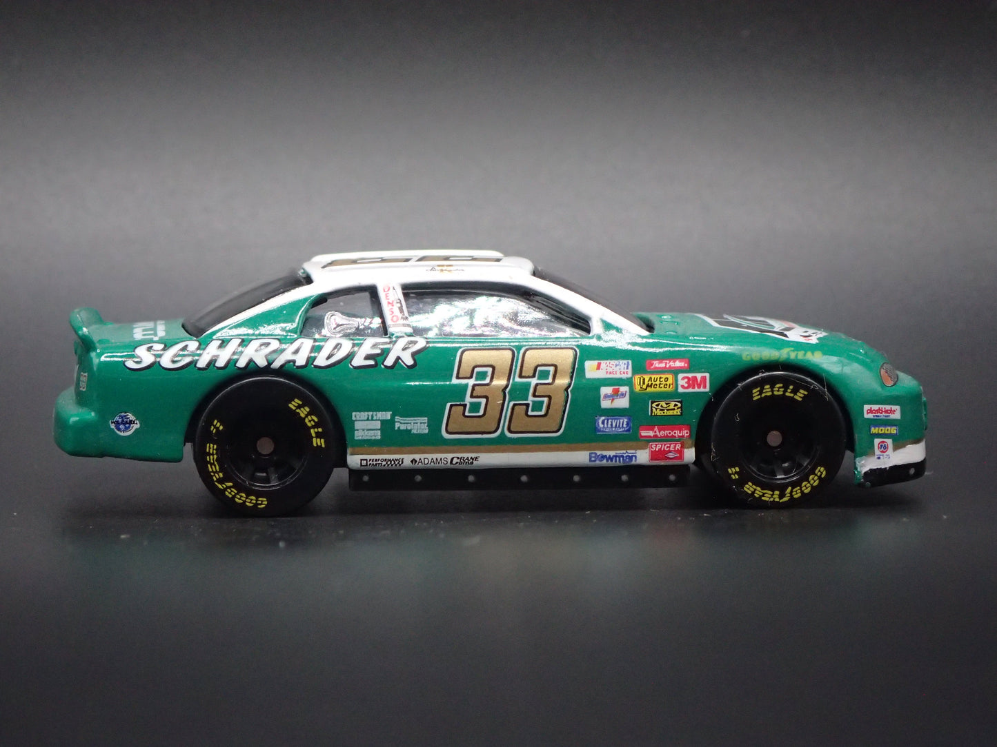 1999 CHEVY CHEVROLET MONTE CARLO 33 KEN SCHRADER NASCAR 1:64 SCALE DIECAST MODEL CAR