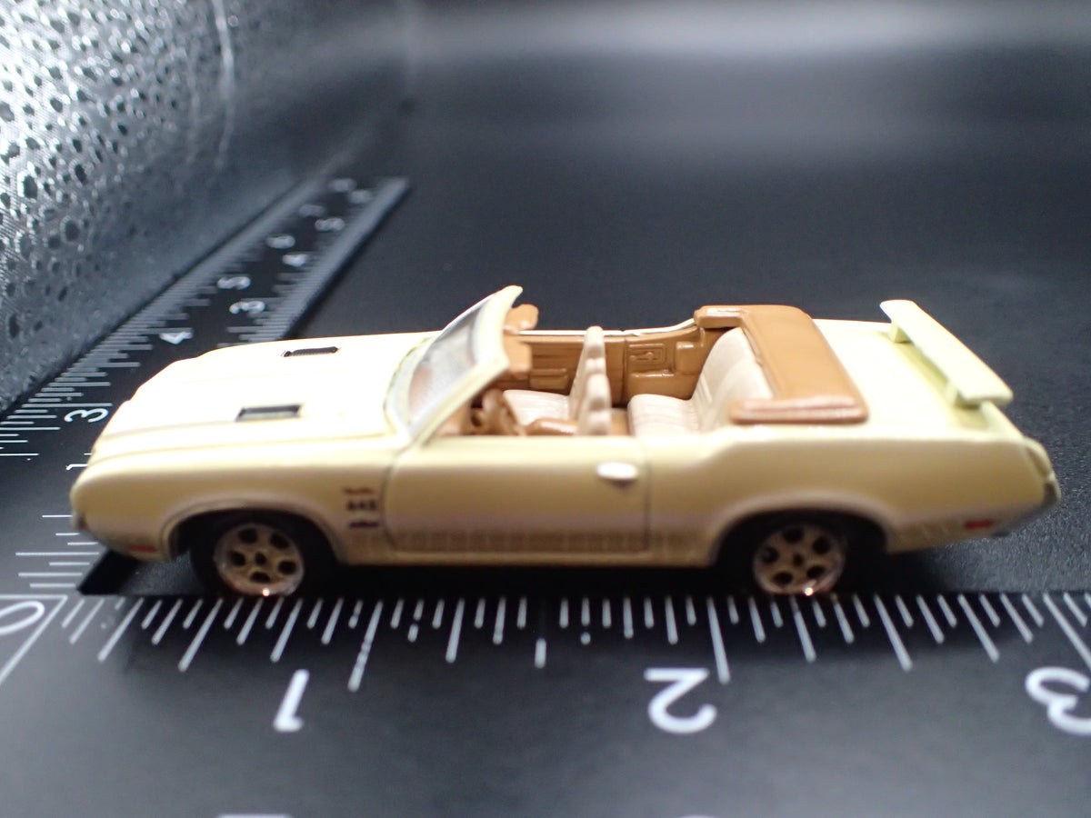1972 72 OLDS OLDSMOBILE CUTLASS 442 CONVERTIBLE 1:64 SCALE DIECAST MODEL CAR