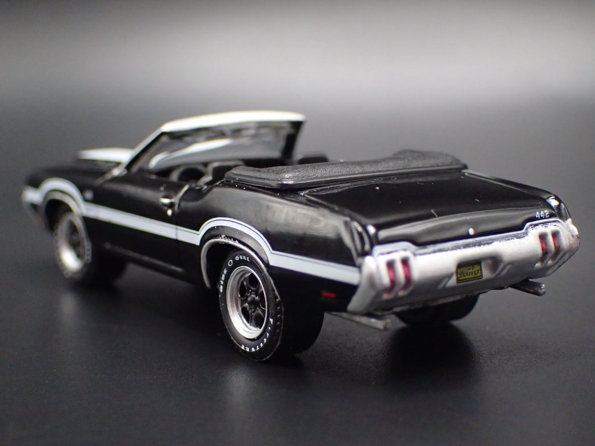 1970 70 OLDS OLDSMOBILE W30 CONVERTIBLE BLACK 1:64 SCALE DIECAST MODEL CAR