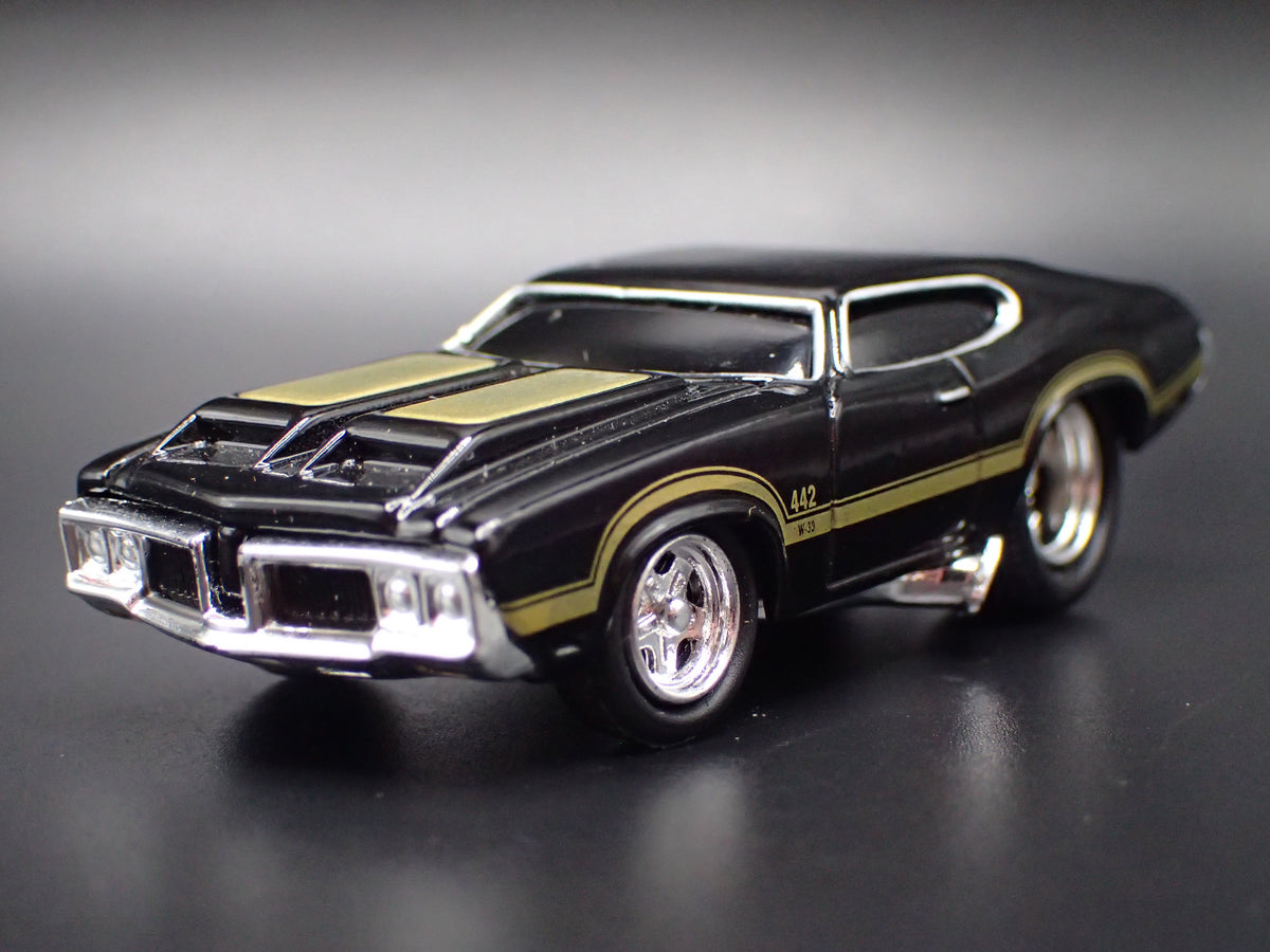 1970 70 OLDS OLDSMOBILE 442 BLACK 1/64 SCALE COLLECTIBLE DIECAST MODEL CAR