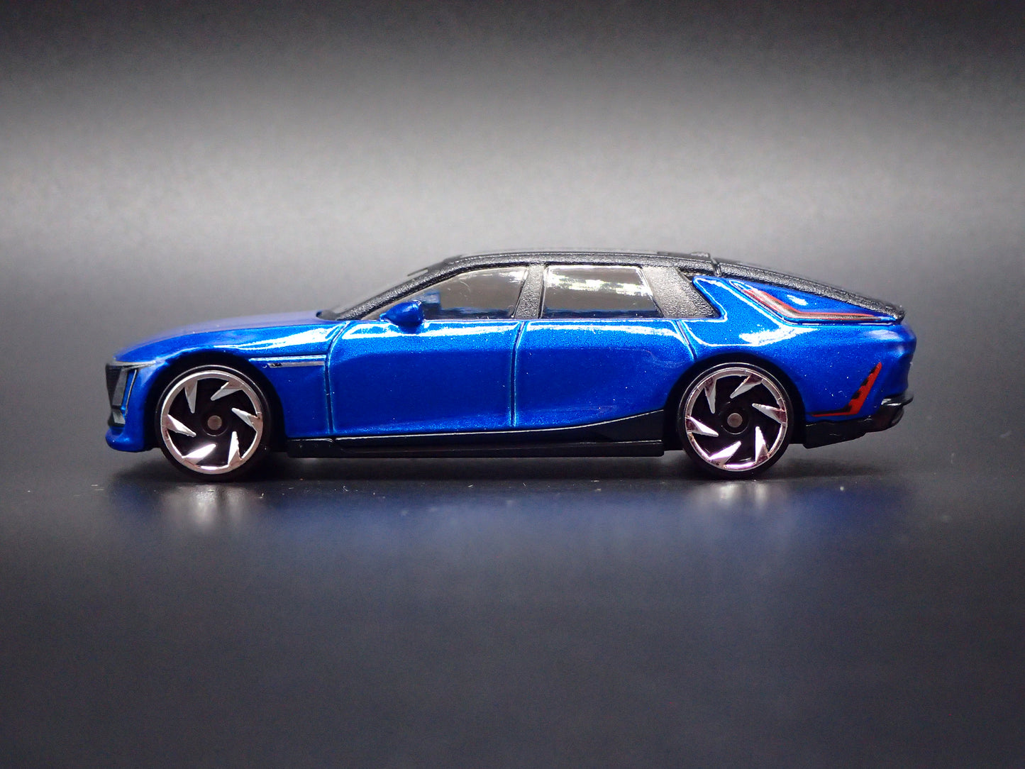 2025-2027 CADILLAC CADDY CELESTIQ FOUR DOOR 1:64 SCALE DIORAMA DIECAST MODEL CAR