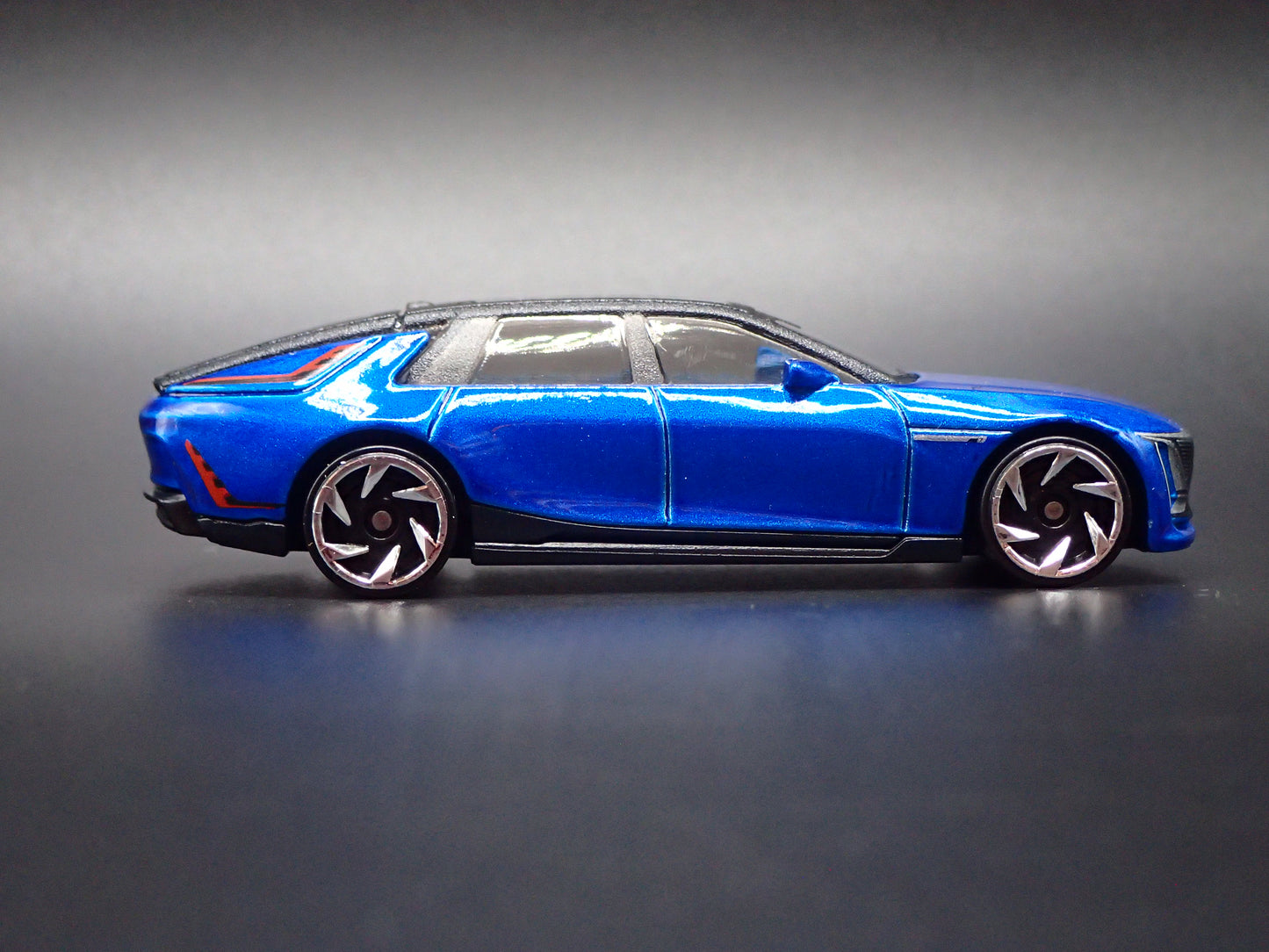 2025-2027 CADILLAC CADDY CELESTIQ FOUR DOOR 1:64 SCALE DIORAMA DIECAST MODEL CAR