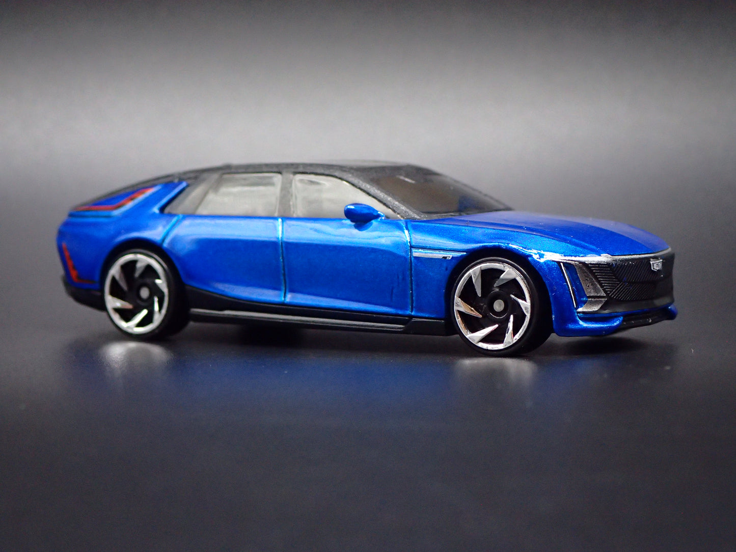 2025-2027 CADILLAC CADDY CELESTIQ FOUR DOOR 1:64 SCALE DIORAMA DIECAST MODEL CAR