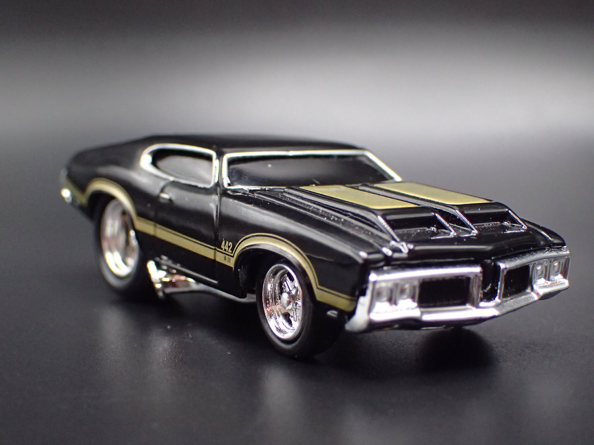 1970 70 OLDS OLDSMOBILE 442 BLACK 1/64 SCALE COLLECTIBLE DIECAST MODEL CAR