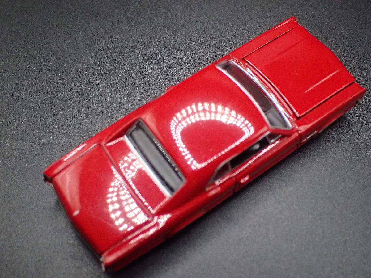1966 66 OLDS OLDSMOBILE 442 1/64 SCALE COLLECTIBLE DIORAMA DIECAST MODEL CAR