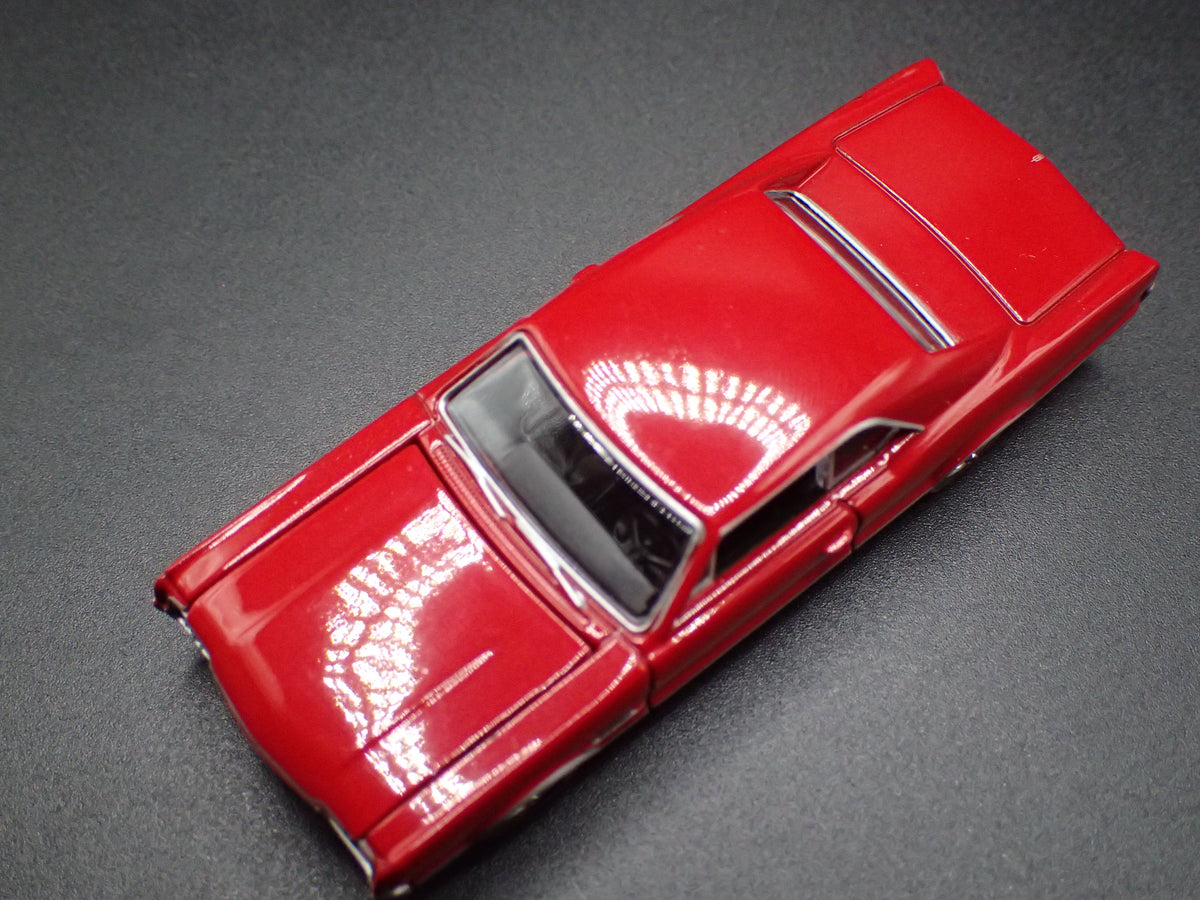 1966 66 OLDS OLDSMOBILE 442 1/64 SCALE COLLECTIBLE DIORAMA DIECAST MODEL CAR