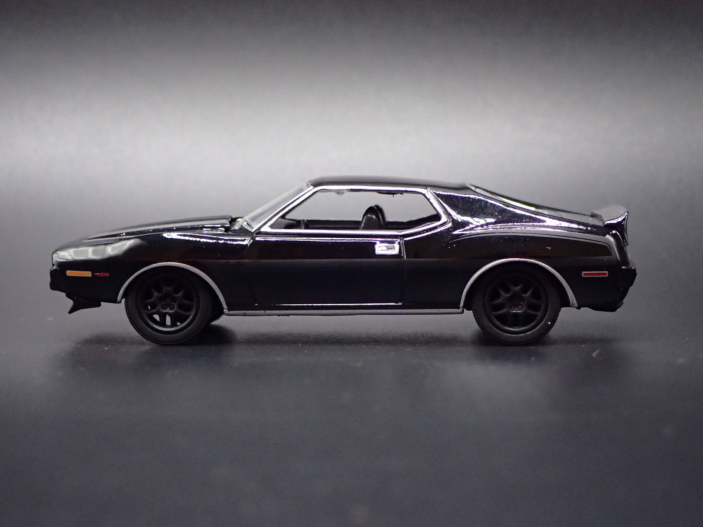 1972 72 AMC JAVELIN AMX BLACK 1:64 SCALE DIECAST MODEL CAR