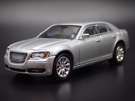 2011-2023 CHRYSLER 300C SILVER 1:64 SCALE DIORAMA DIECAST MODEL CAR-Burning Rubber Toy Company