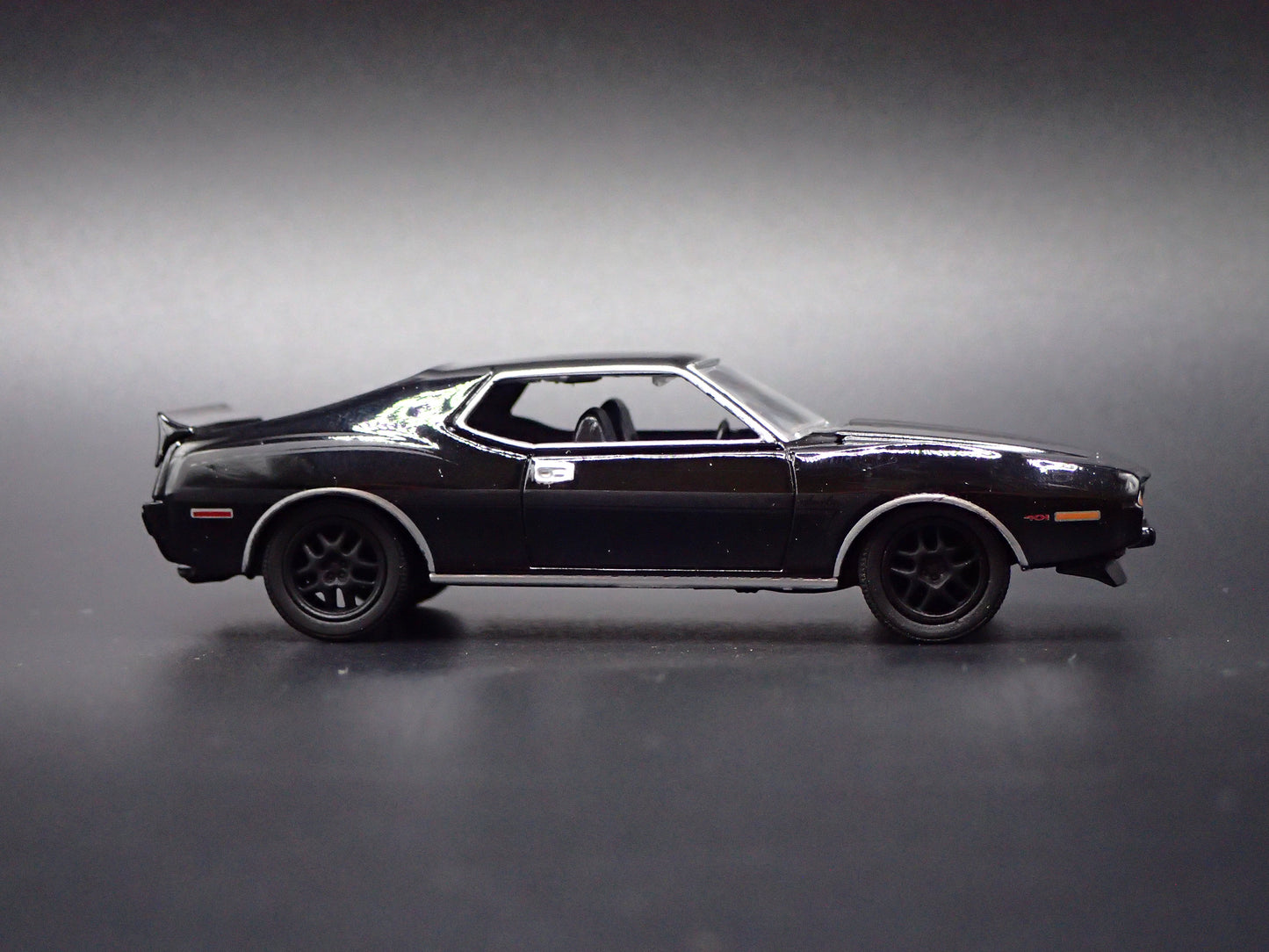1972 72 AMC JAVELIN AMX BLACK 1:64 SCALE DIECAST MODEL CAR