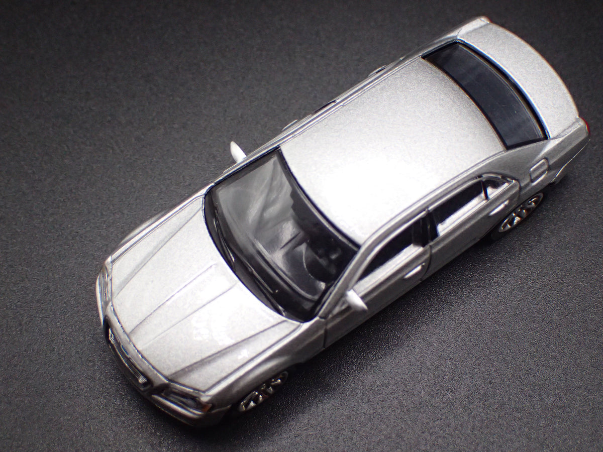 2011-2023 CHRYSLER 300C SILVER 1:64 SCALE DIORAMA DIECAST MODEL CAR