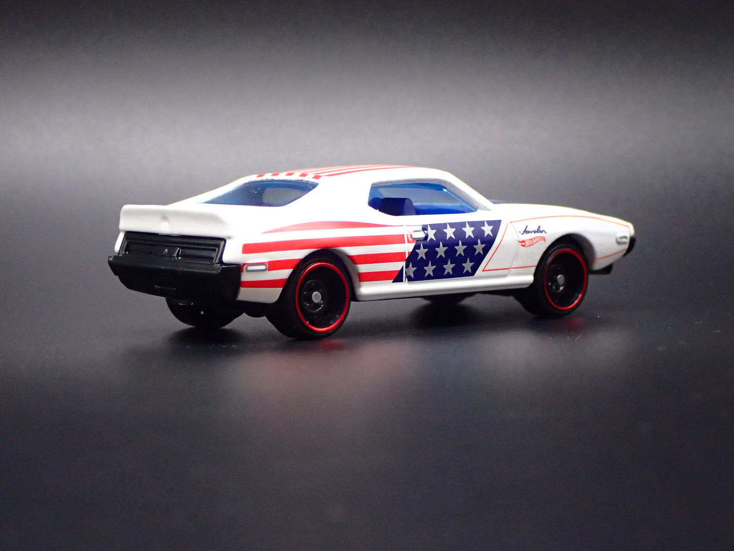 1971 71 AMC JAVELIN AMX WHITE 1:64 SCALE COLLECTIBLE DIORAMA DIECAST MODEL CAR