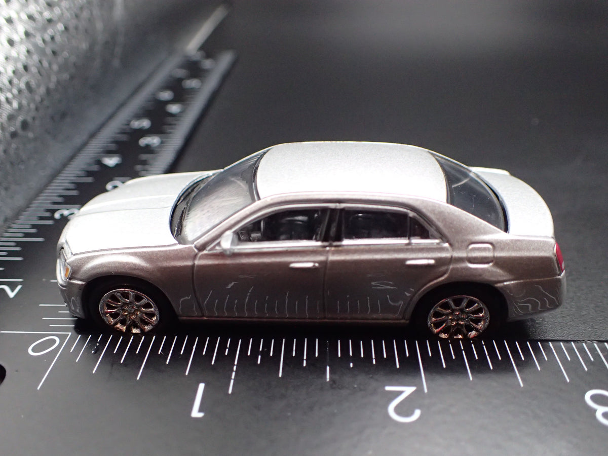 2011-2023 CHRYSLER 300C SILVER 1:64 SCALE DIORAMA DIECAST MODEL CAR