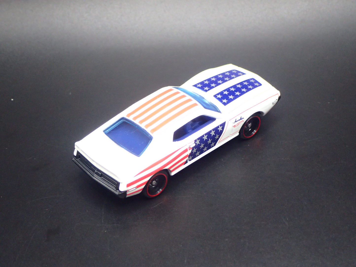 1971 71 AMC JAVELIN AMX WHITE 1:64 SCALE COLLECTIBLE DIORAMA DIECAST MODEL CAR