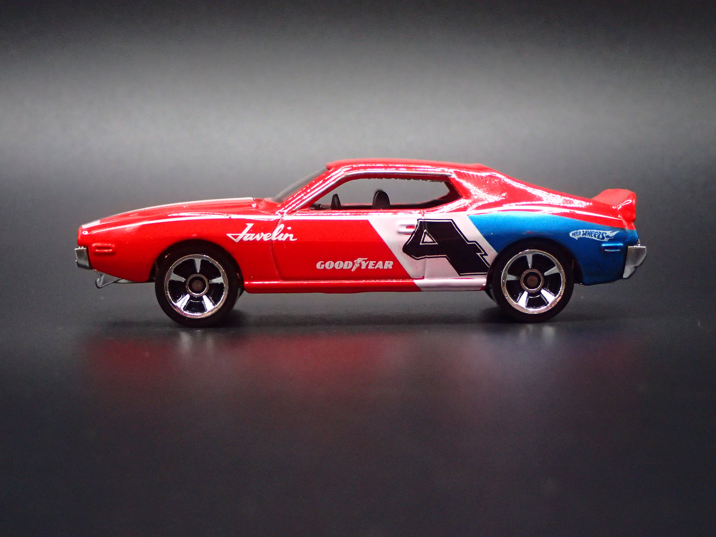 1971 71 AMC JAVELIN AMX RED 1:64 SCALE COLLECTIBLE DIORAMA DIECAST MODEL CAR