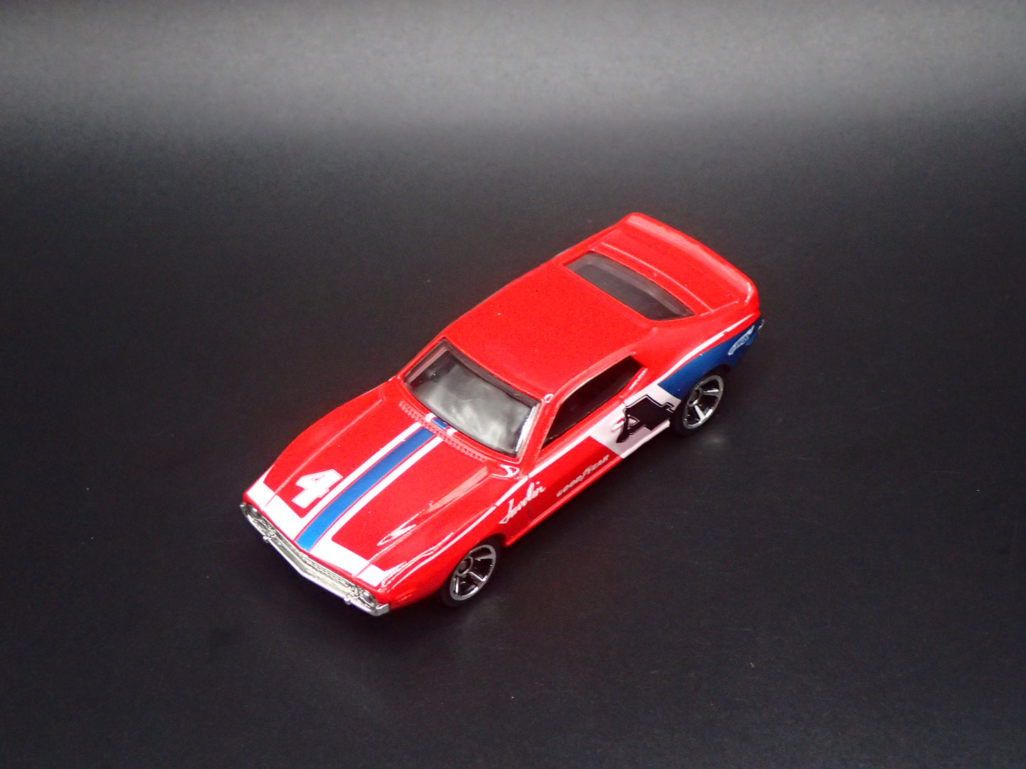 1971 71 AMC JAVELIN AMX RED 1:64 SCALE COLLECTIBLE DIORAMA DIECAST MODEL CAR
