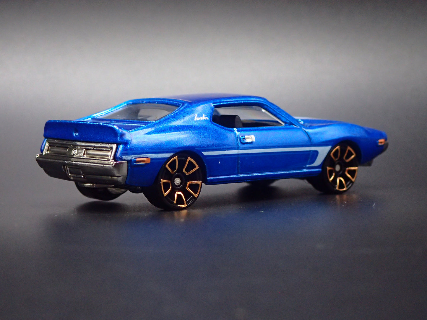 1971 71 AMC JAVELIN AMX RARE 1:64 SCALE COLLECTIBLE DIORAMA DIECAST MODEL CAR