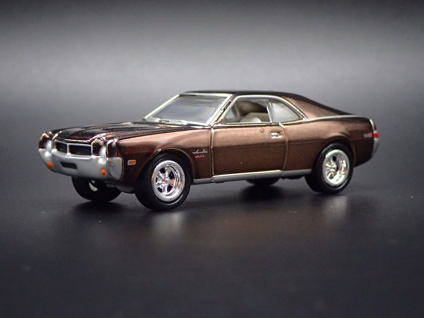 1969 69 AMC JAVELIN MUSCLE CAR CHROME 1:64 SCALE DIORAMA DIECAST MODEL CAR