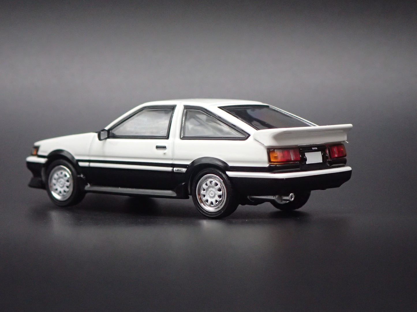 1983-1987 TOYOTA AE86 SPRINTER TRUENO INITIAL D 1/64 SCALE DIECAST MODEL CAR