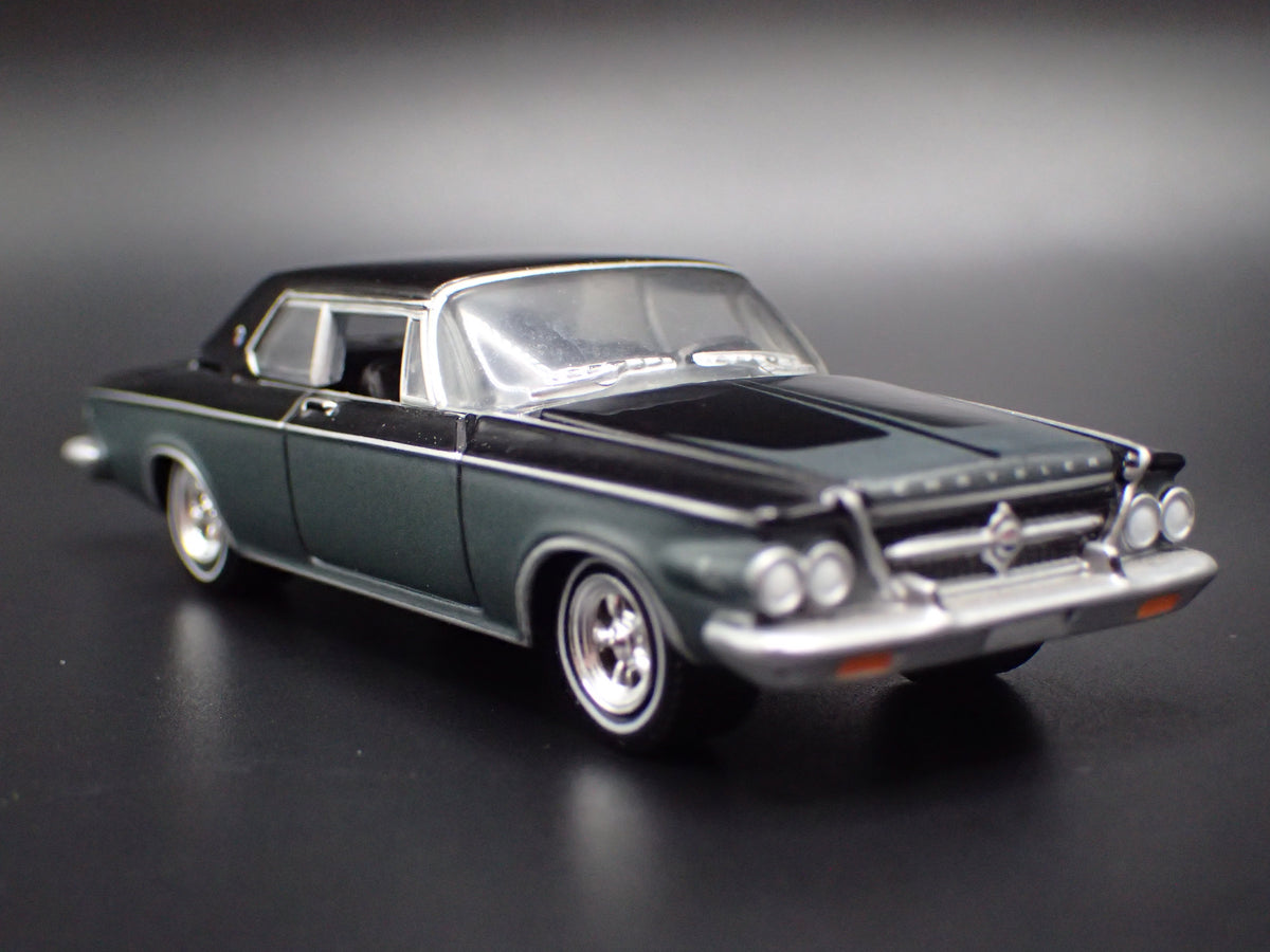 1963 63 CHRYSLER 300 J GRAY 1/64 SCALE COLLECTIBLE DIORAMA DIECAST MODEL CAR