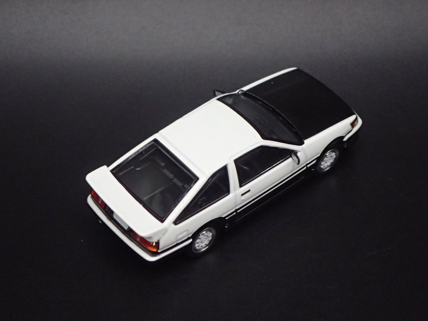 1983-1987 TOYOTA AE86 SPRINTER TRUENO INITIAL D 1/64 SCALE DIECAST MODEL CAR