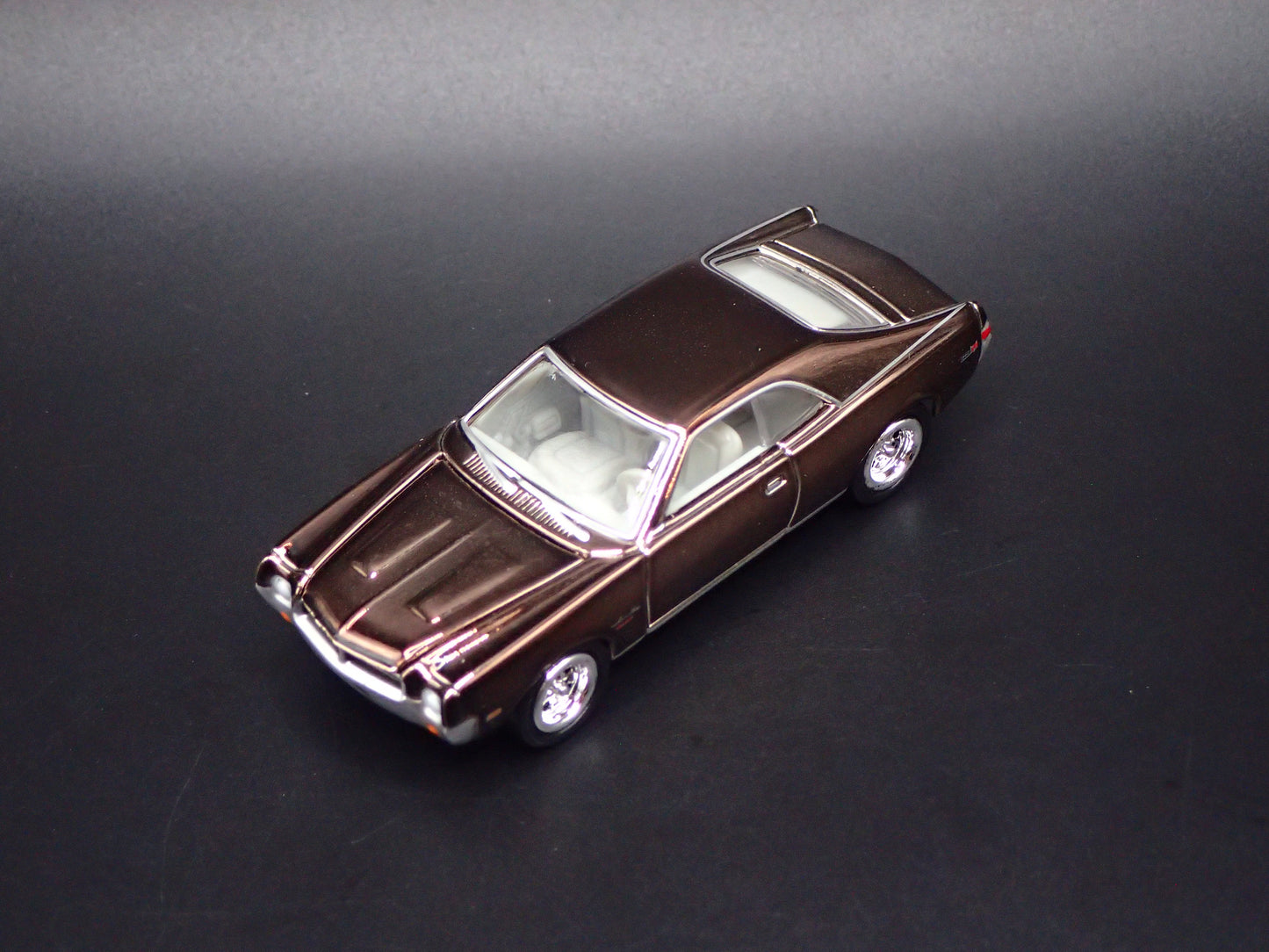 1969 69 AMC JAVELIN MUSCLE CAR CHROME 1:64 SCALE DIORAMA DIECAST MODEL CAR