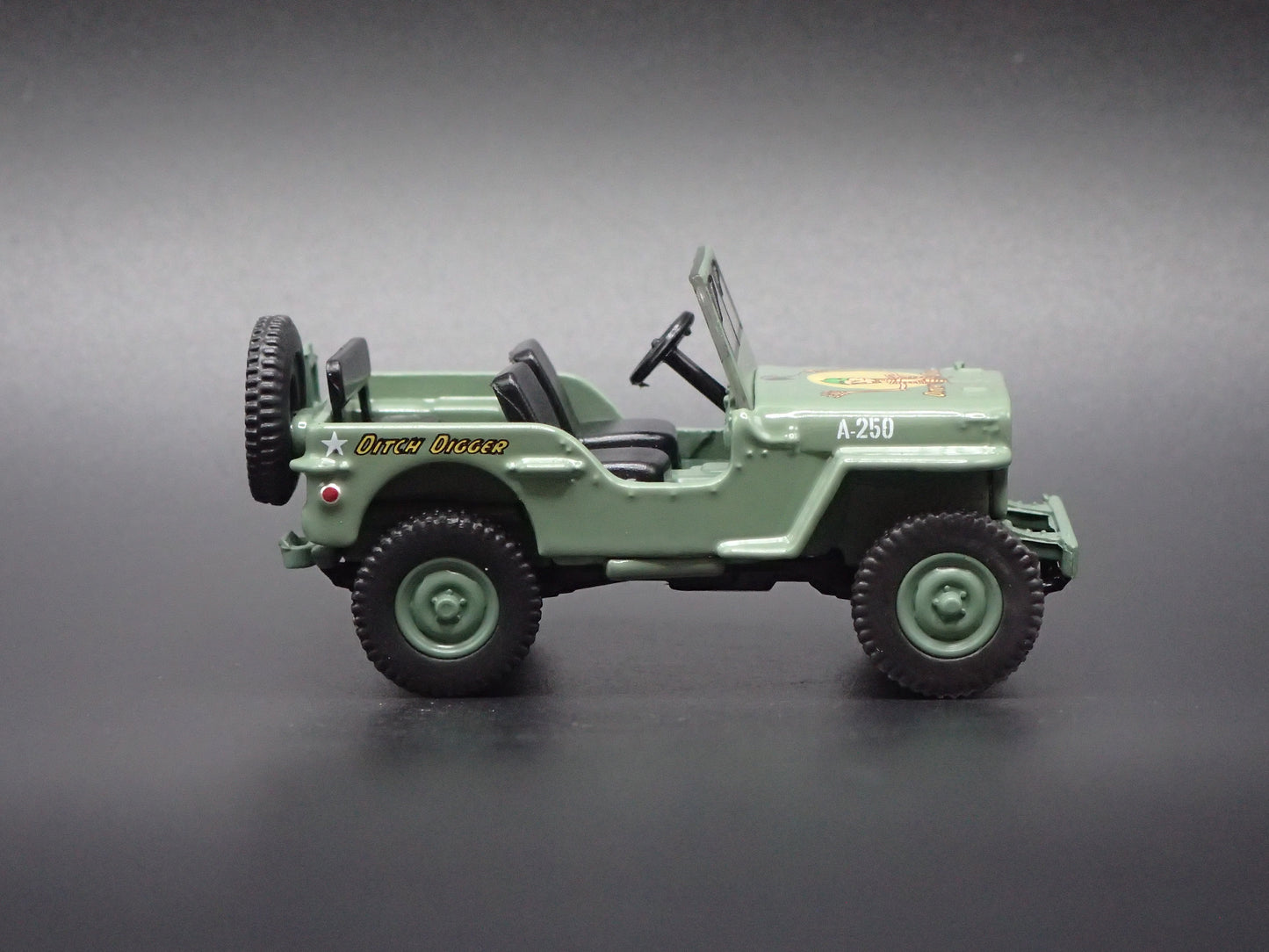 1941-1945 JEEP WILLYS MB ARMY AMERICA 250 1:64 SCALE DIORAMA DIECAST MODEL CAR