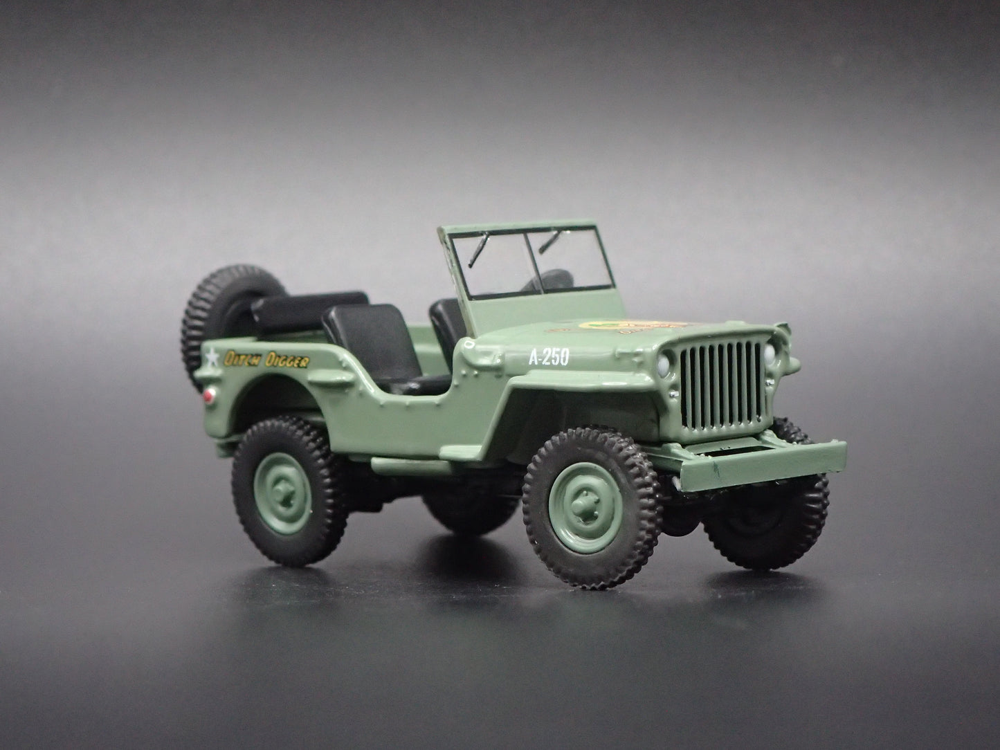 1941-1945 JEEP WILLYS MB ARMY AMERICA 250 1:64 SCALE DIORAMA DIECAST MODEL CAR