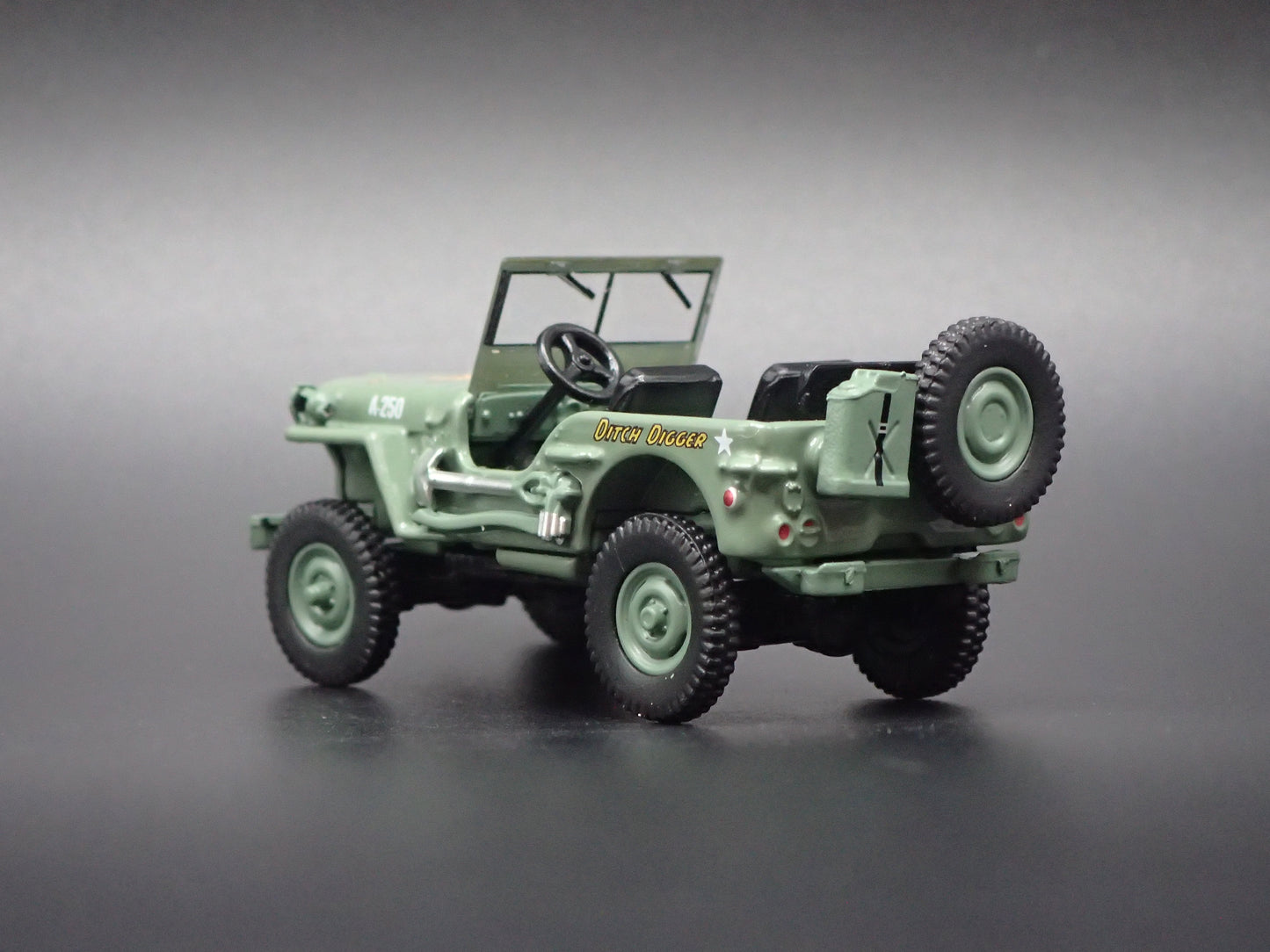1941-1945 JEEP WILLYS MB ARMY AMERICA 250 1:64 SCALE DIORAMA DIECAST MODEL CAR