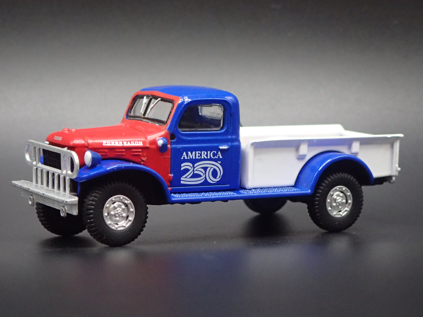 1946 46 DODGE POWER WAGON TRUCK AMERICA 250 1:64 SCALE DIECAST MODEL CAR