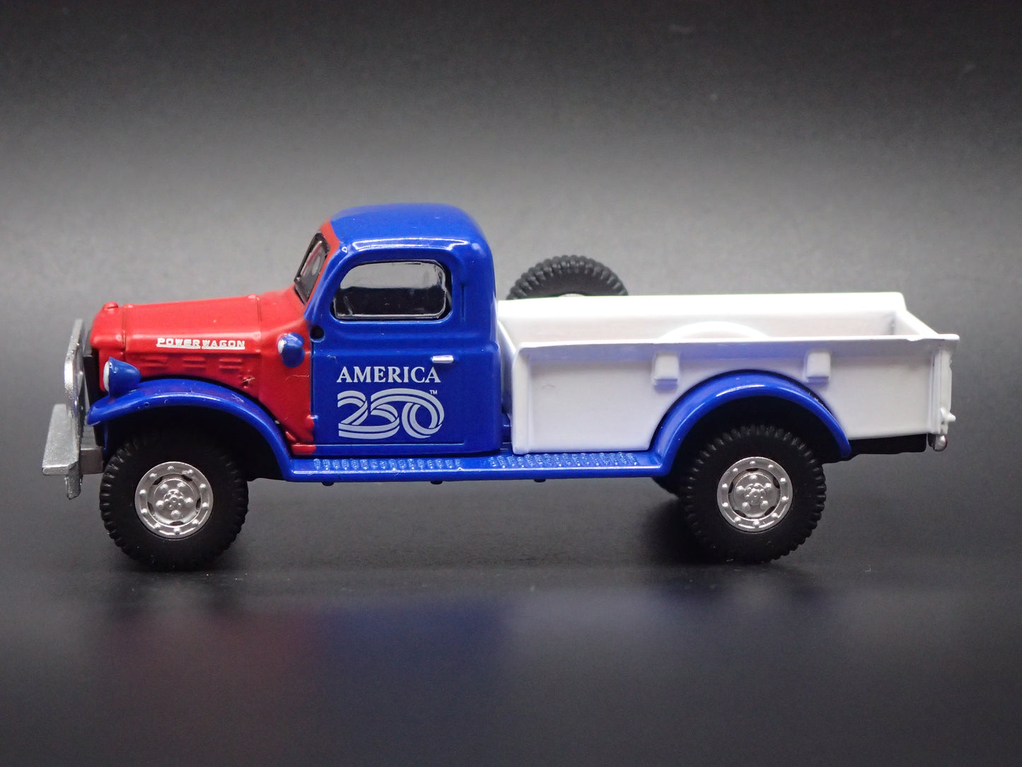 1946 46 DODGE POWER WAGON TRUCK AMERICA 250 1:64 SCALE DIECAST MODEL CAR