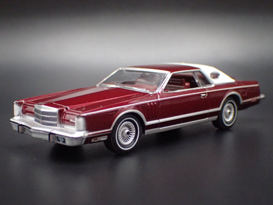 1978 78 LINCOLN CONTINENTAL MARK V RED 1:64 SCALE DIORAMA DIECAST MODEL CAR