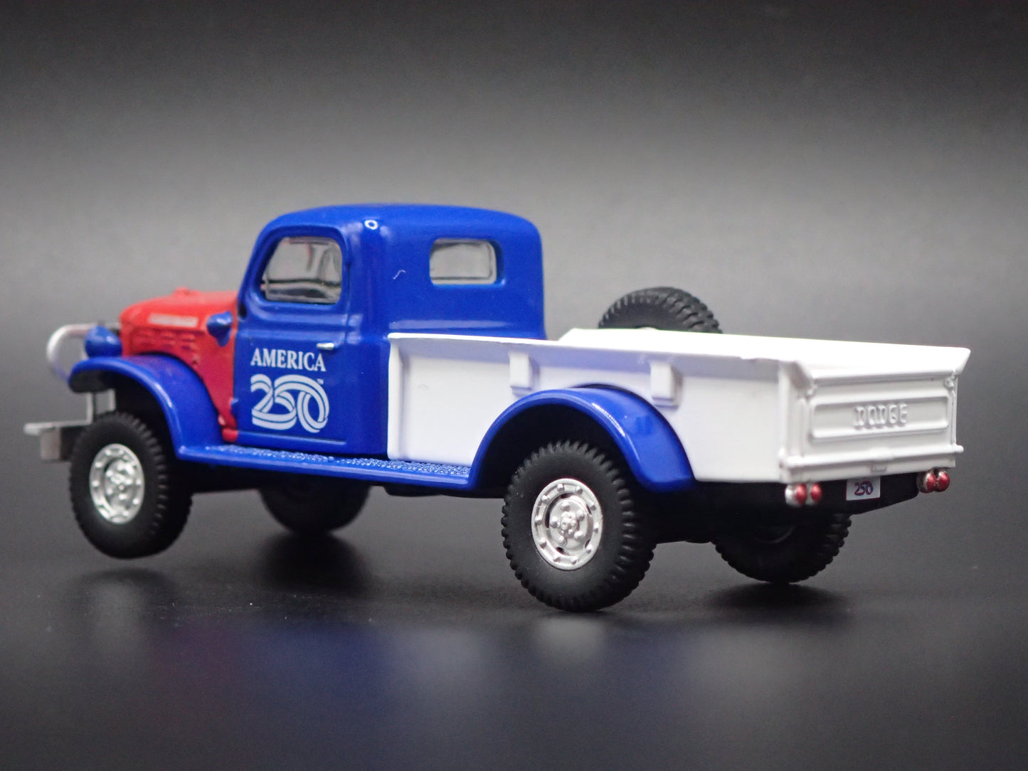 1946 46 DODGE POWER WAGON TRUCK AMERICA 250 1:64 SCALE DIECAST MODEL CAR