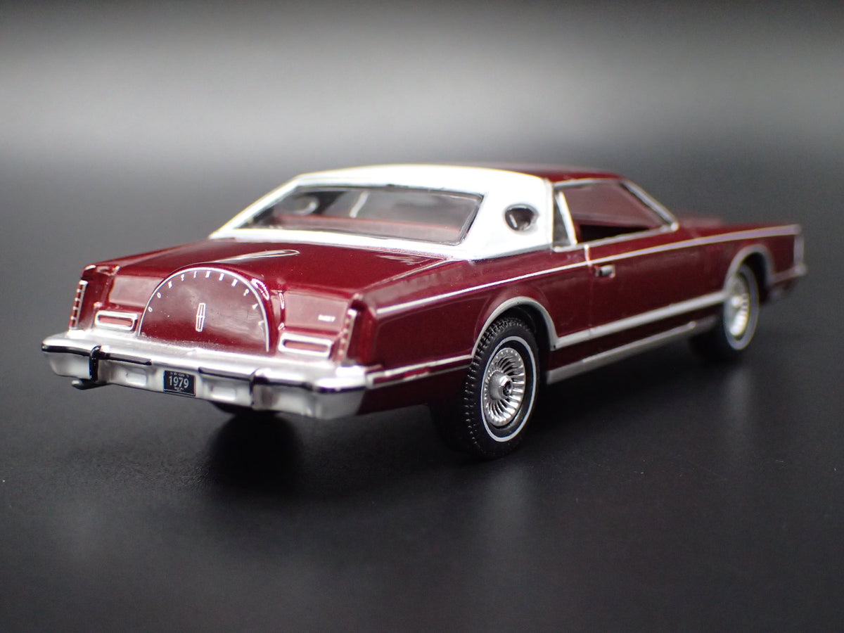 1978 78 LINCOLN CONTINENTAL MARK V RED 1:64 SCALE DIORAMA DIECAST MODEL CAR