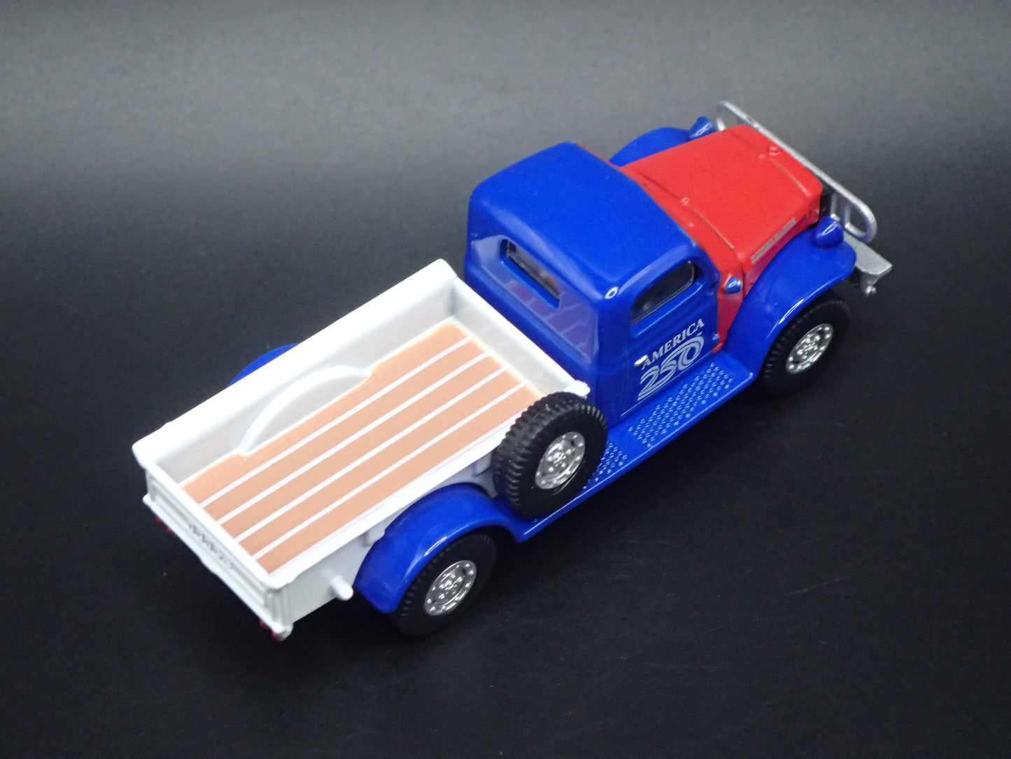 1946 46 DODGE POWER WAGON TRUCK AMERICA 250 1:64 SCALE DIECAST MODEL CAR